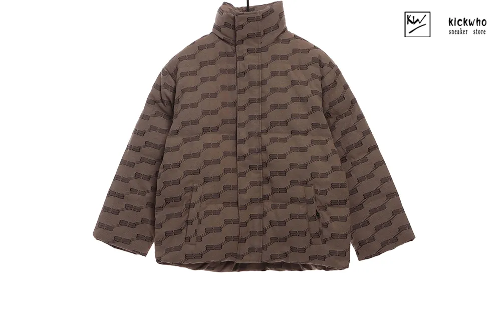 Ba*len*cia*ga lock print coat