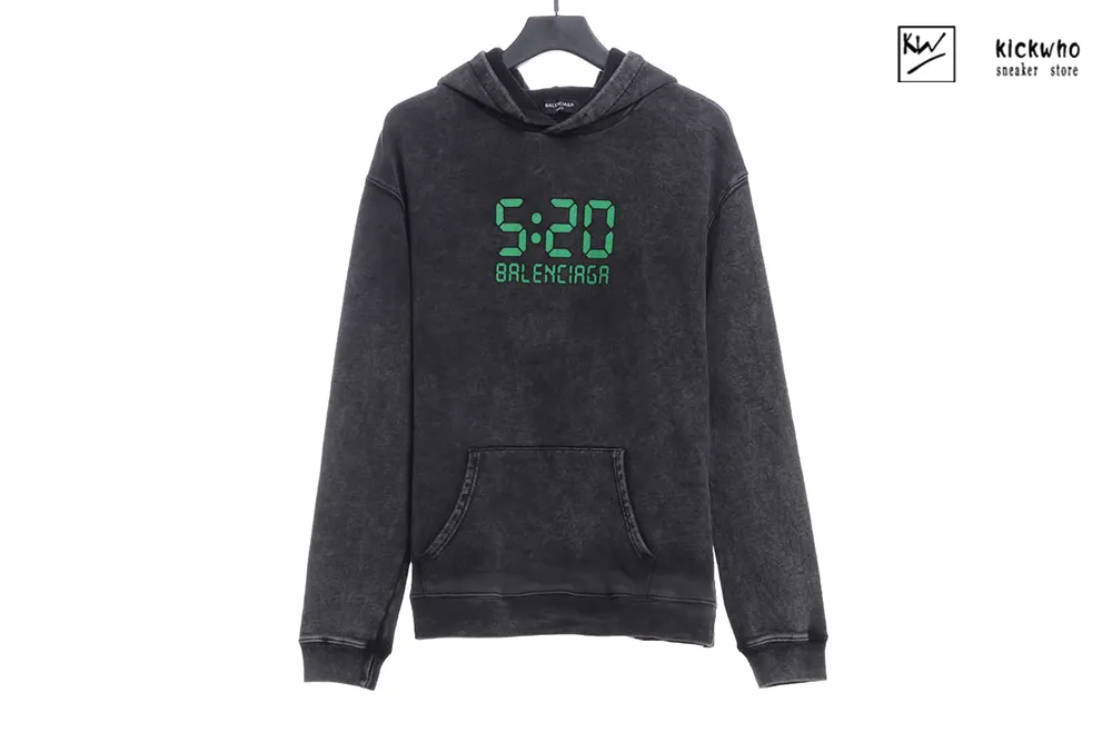 Ba*len*cia*ga 520 make old hoodies