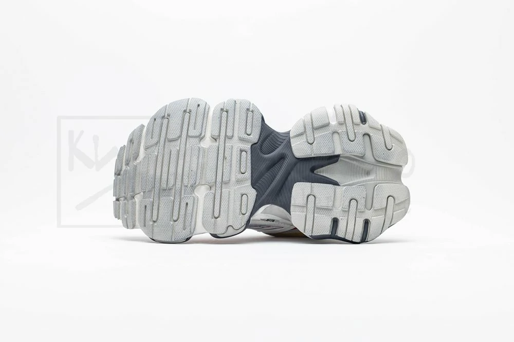 Ba*len*cia*ga cargo sneakers silvery red