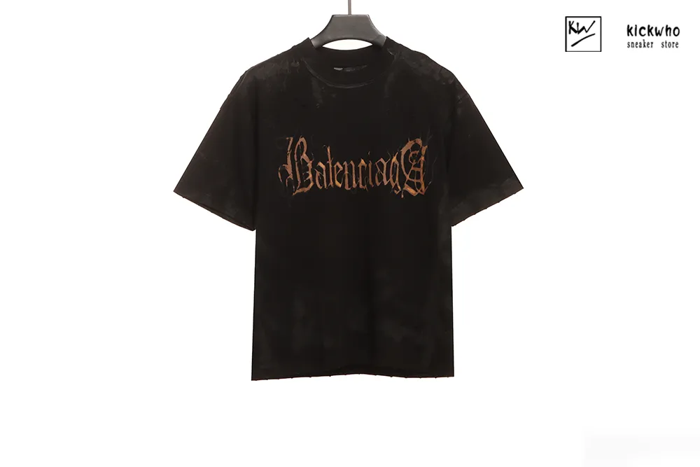 Ba*len*cia*ga sanskrit embroidered t-shirt