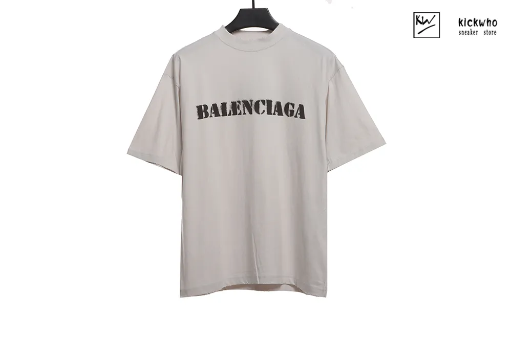 Ba*len*cia*ga fuzzy logo t-shirt cream