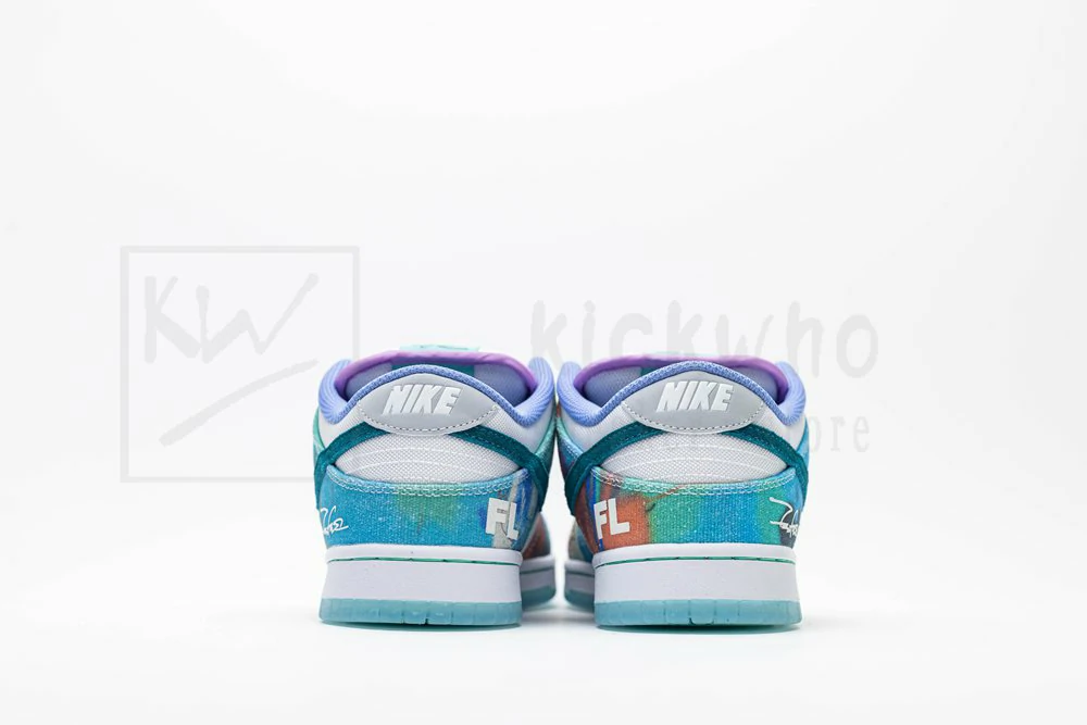 futura laboratories x dunk low sb