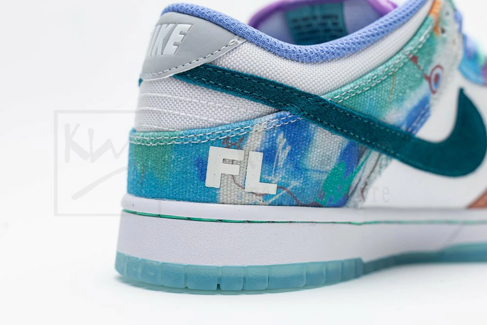 futura laboratories x dunk low sb