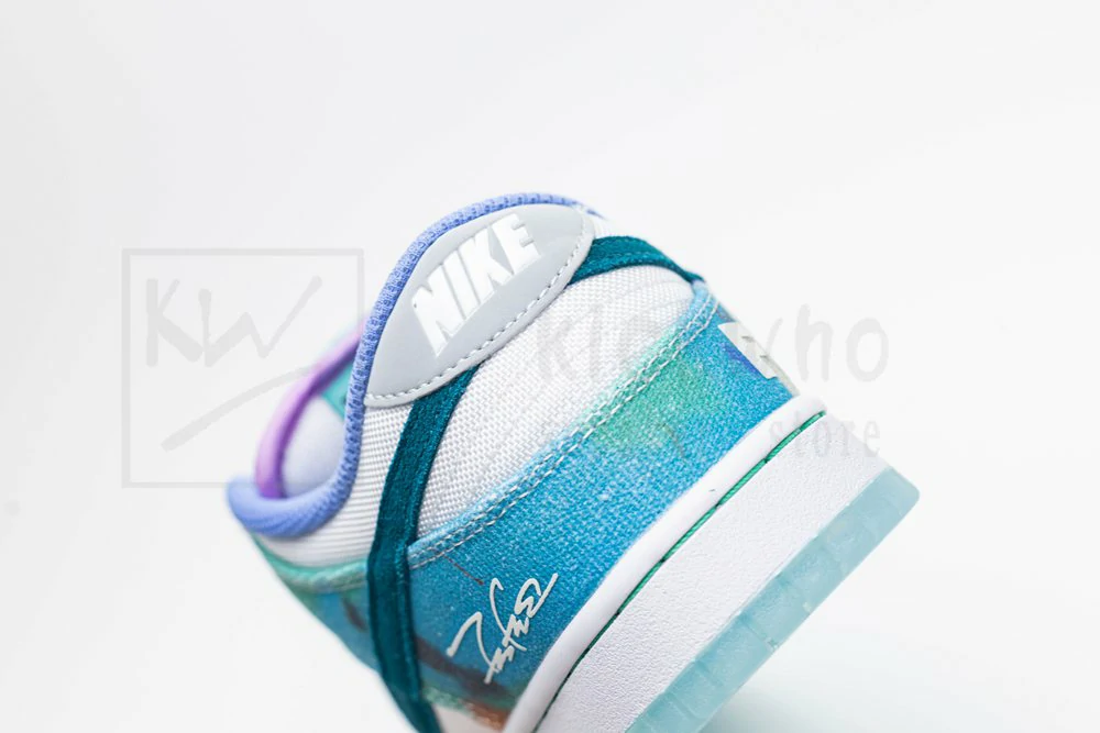 futura laboratories x dunk low sb