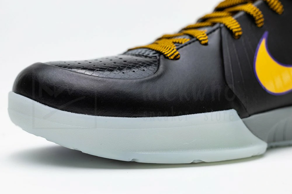 godkiller zoom kobe 4 protro