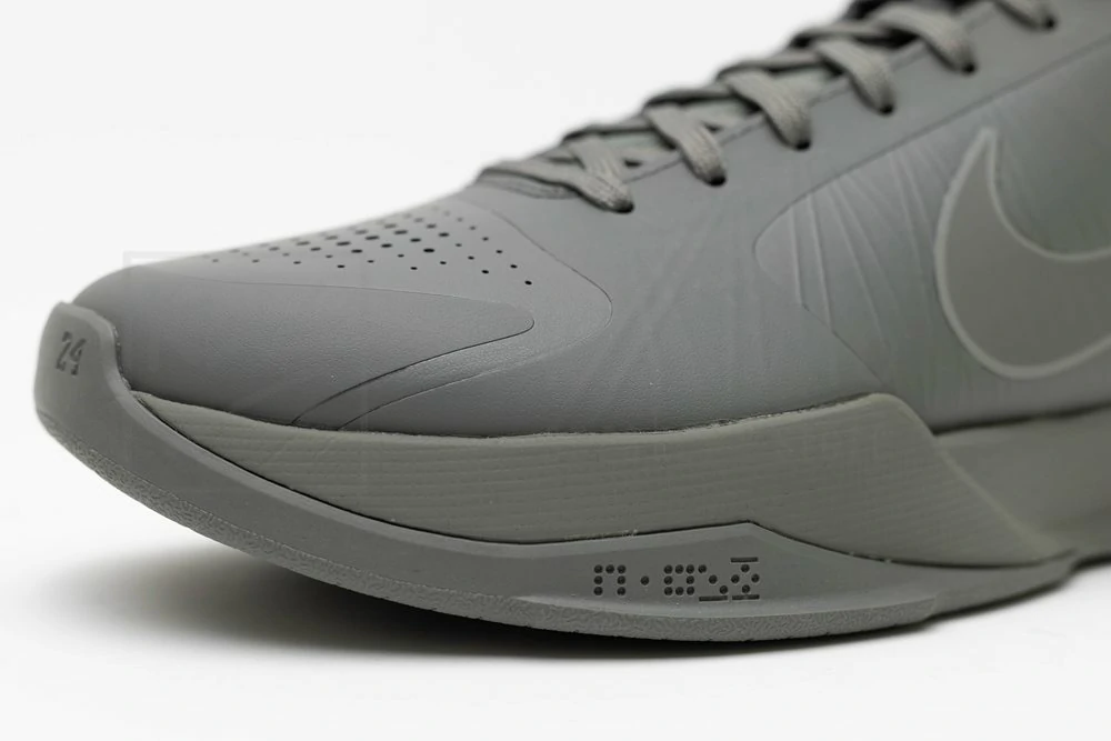 godkiller zoom kobe 5