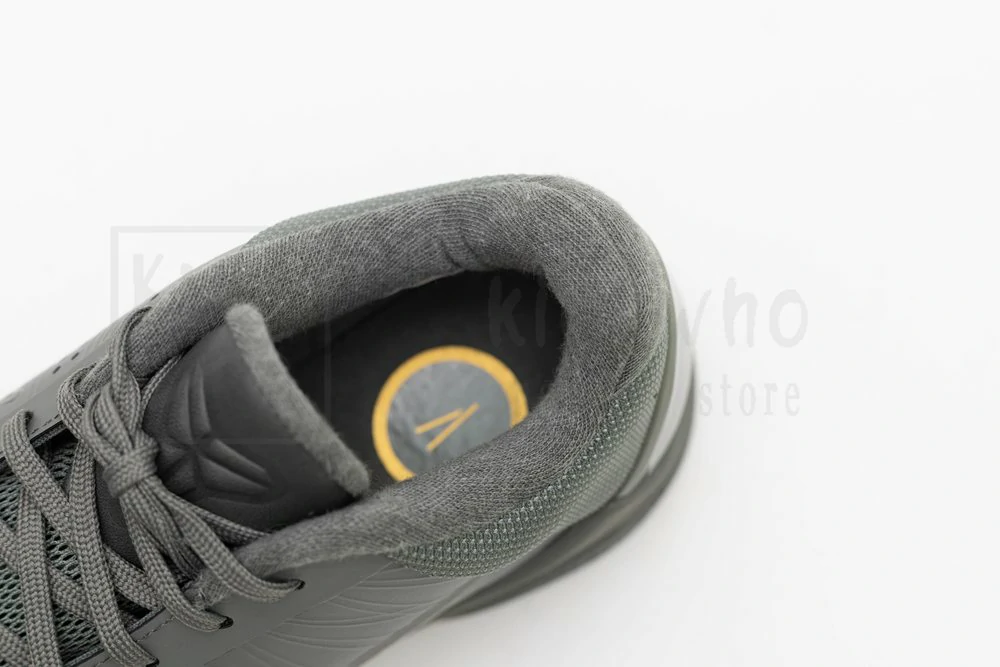godkiller zoom kobe 5