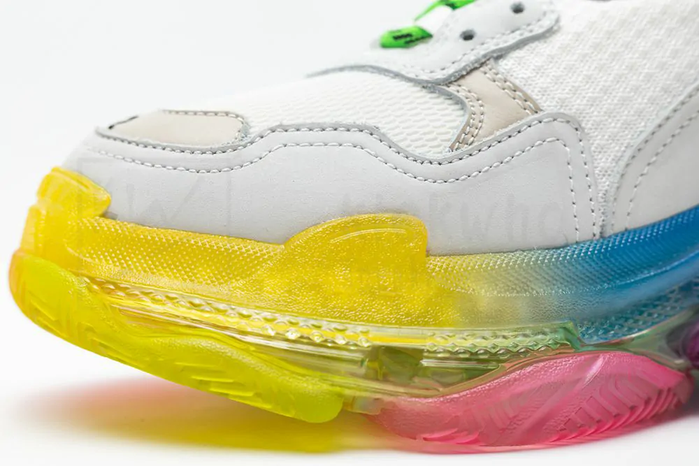 Ba*len*cia*ga triple s