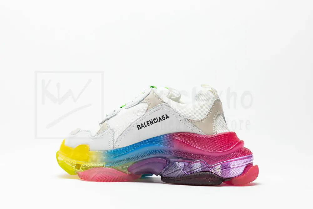 Ba*len*cia*ga triple s