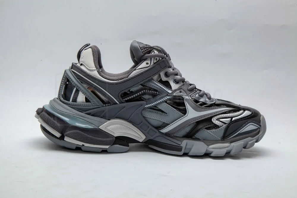 Ba*len*cia*ga track trainer