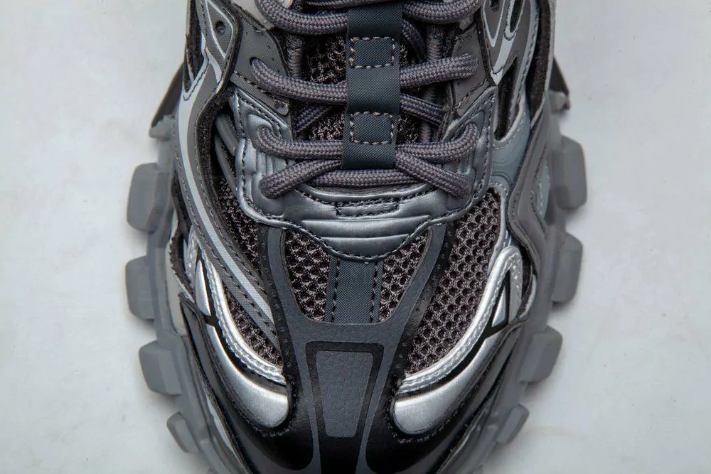 Ba*len*cia*ga track trainer