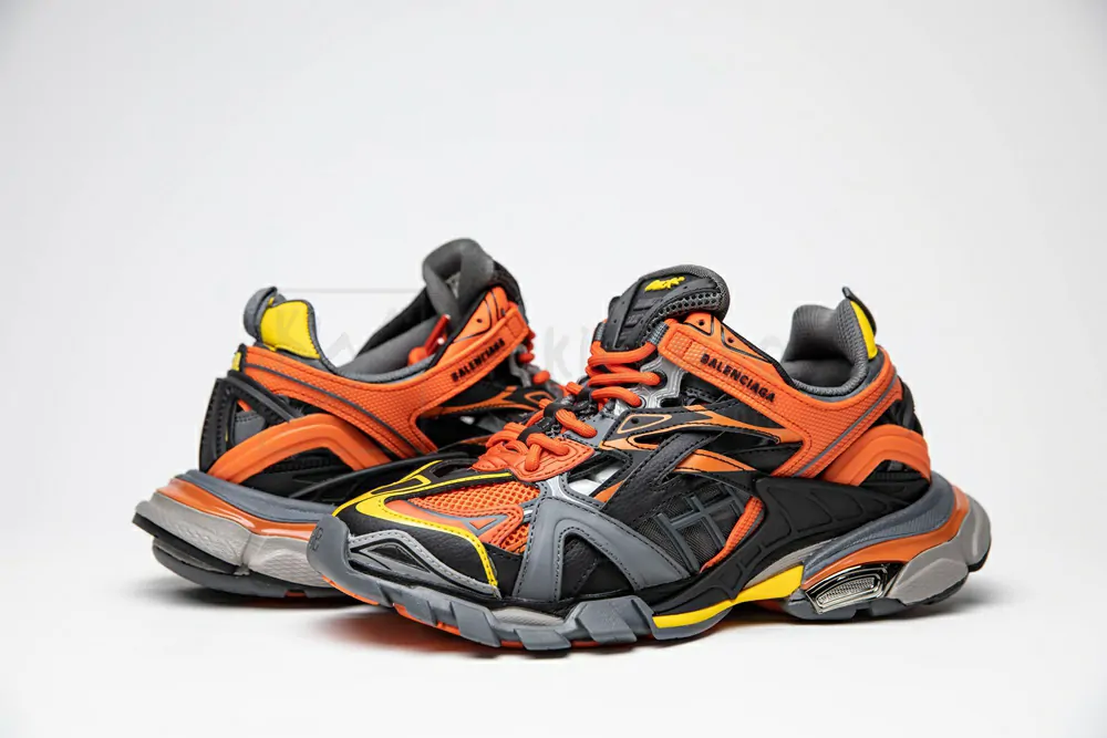 Ba*len*cia*ga track 2 trainer