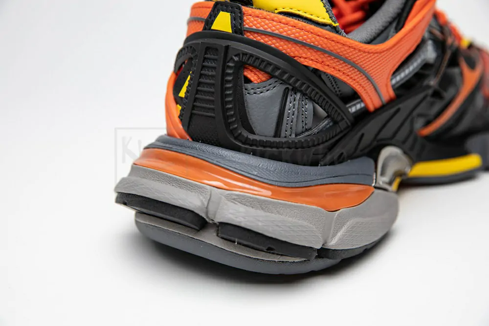 Ba*len*cia*ga track 2 trainer