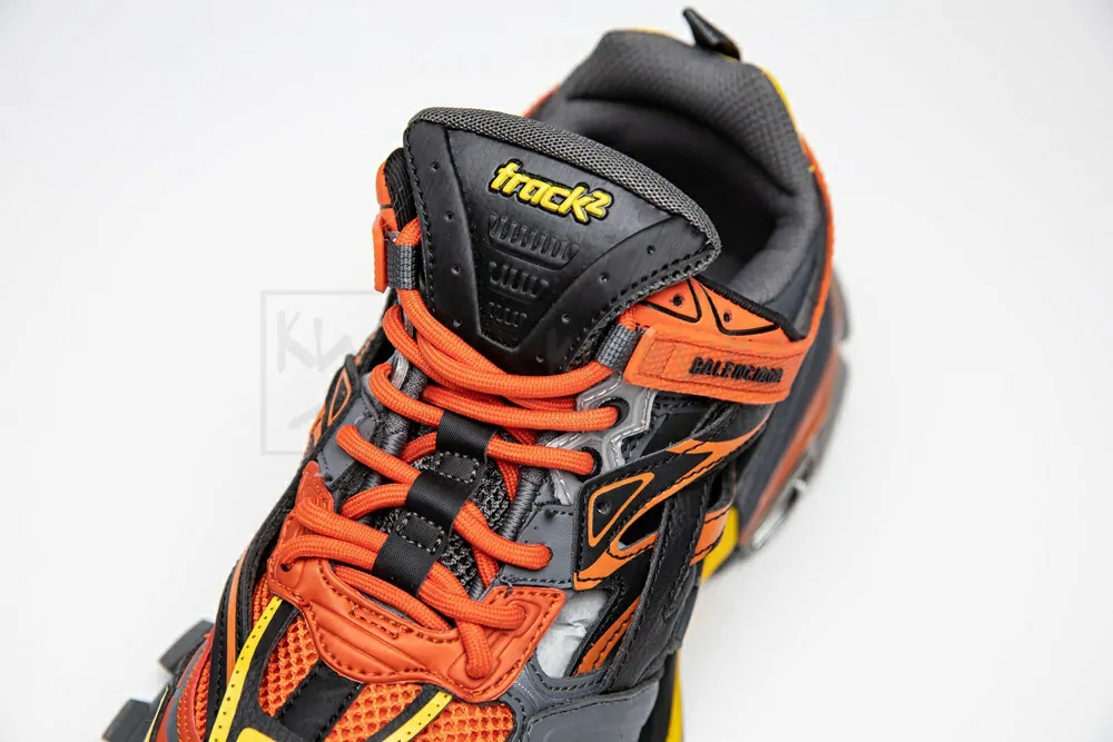 Ba*len*cia*ga track 2 trainer