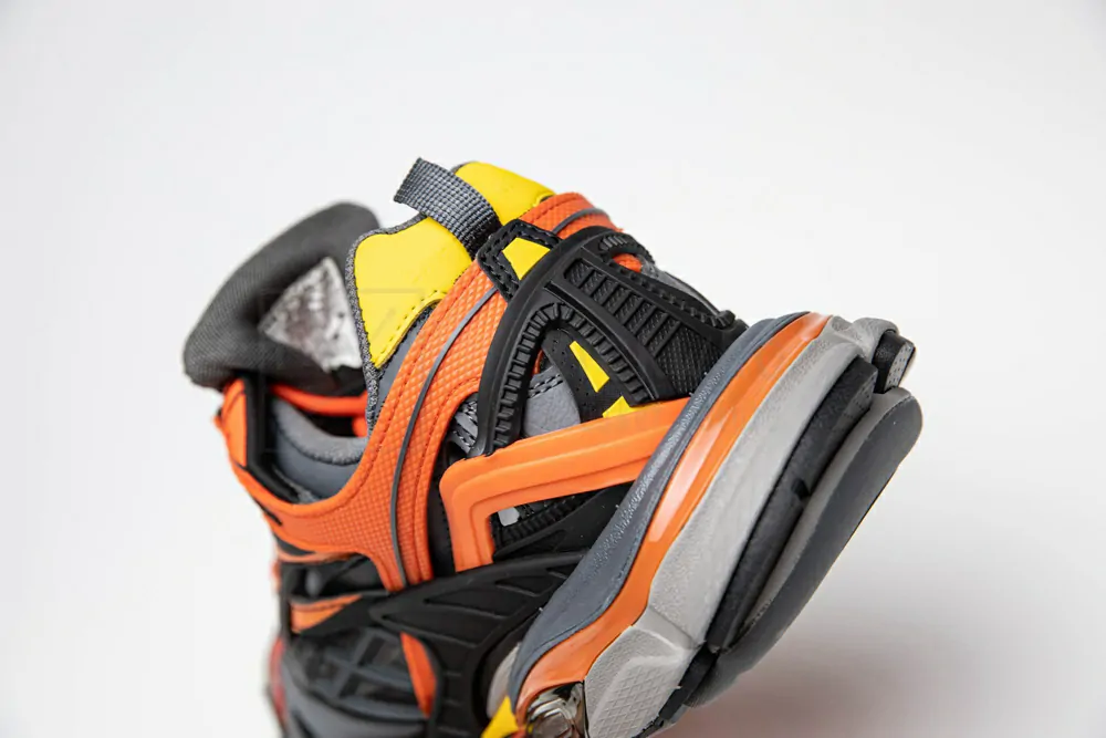 Ba*len*cia*ga track 2 trainer