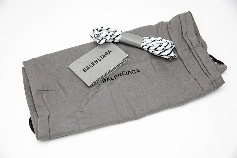 Ba*len*cia*ga triple s white godkiller 544351 w09e1 9000