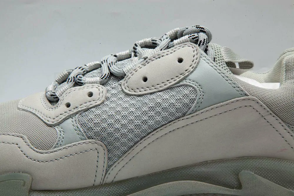 Ba*len*cia*ga triple s grey godkiller 483513w06e11259