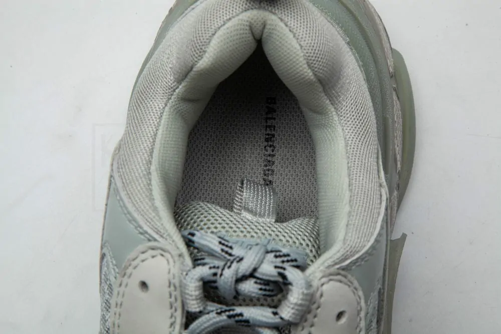 Ba*len*cia*ga triple s grey godkiller 483513w06e11259