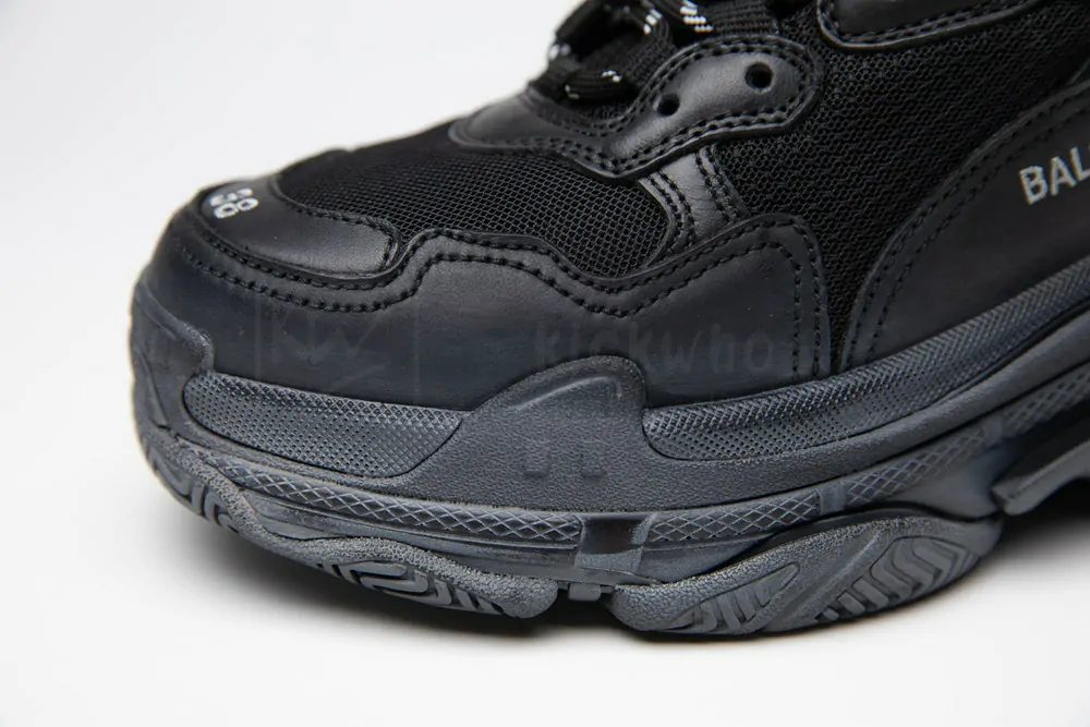Ba*len*cia*ga triple s trainer pirate black "godkiller" 534162 w09o1 1000