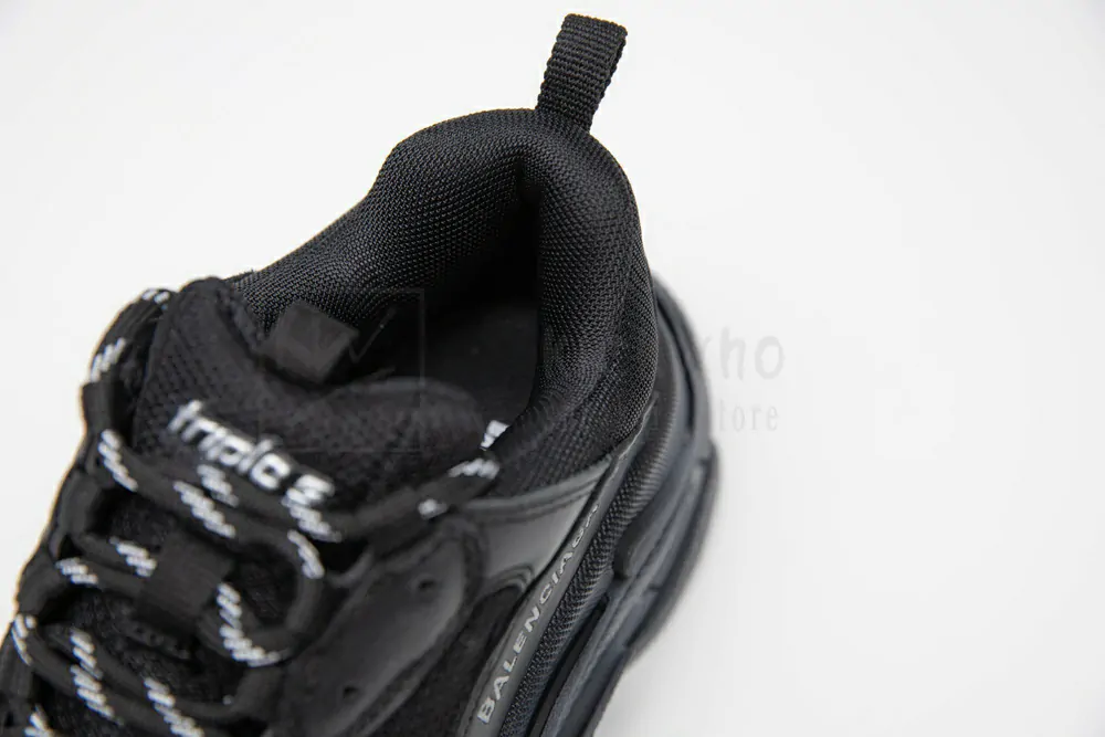 Ba*len*cia*ga triple s trainer pirate black "godkiller" 534162 w09o1 1000