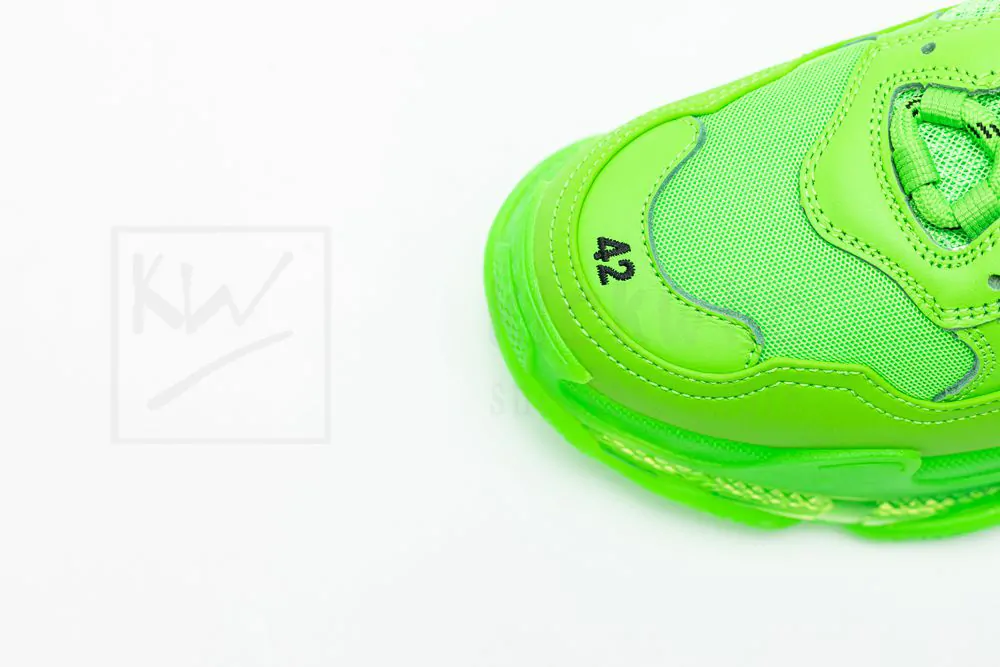 Ba*len*cia*ga triple s green godkiller