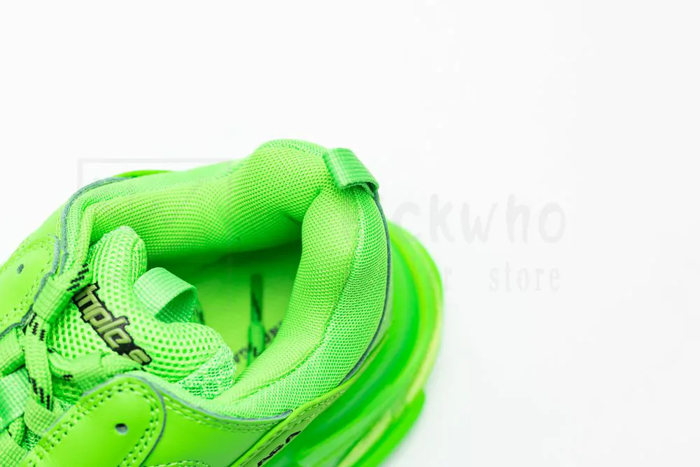 Ba*len*cia*ga triple s green godkiller