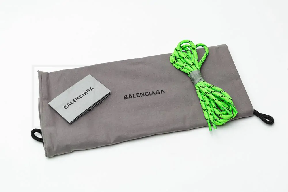 Ba*len*cia*ga triple s green godkiller