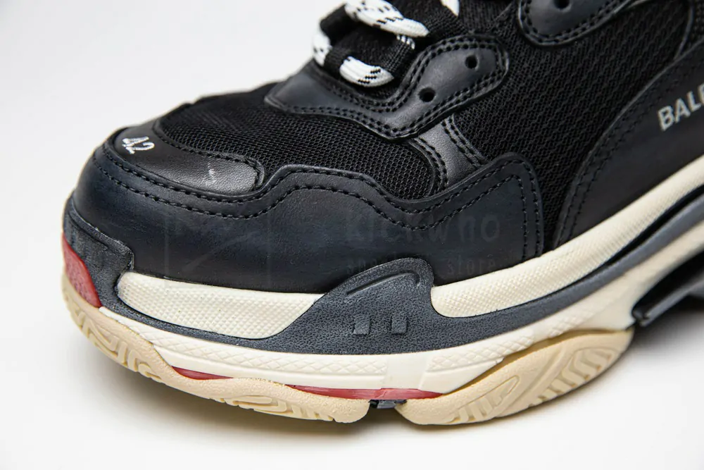 Ba*len*cia*ga triple s trainer bred "godkiller" 533882 w09o1 1000
