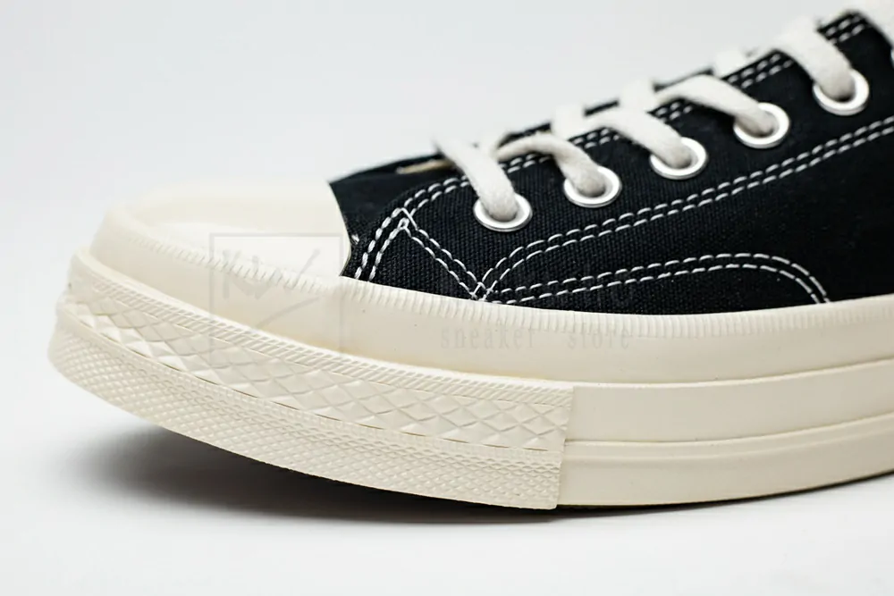 comme des garçons play x chuck taylor all star 2